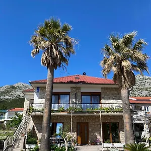 Apartment 4 Palme