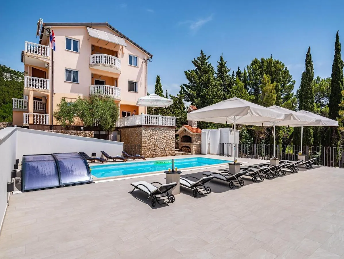 Apartments Prkacin Стариград-Пакленица