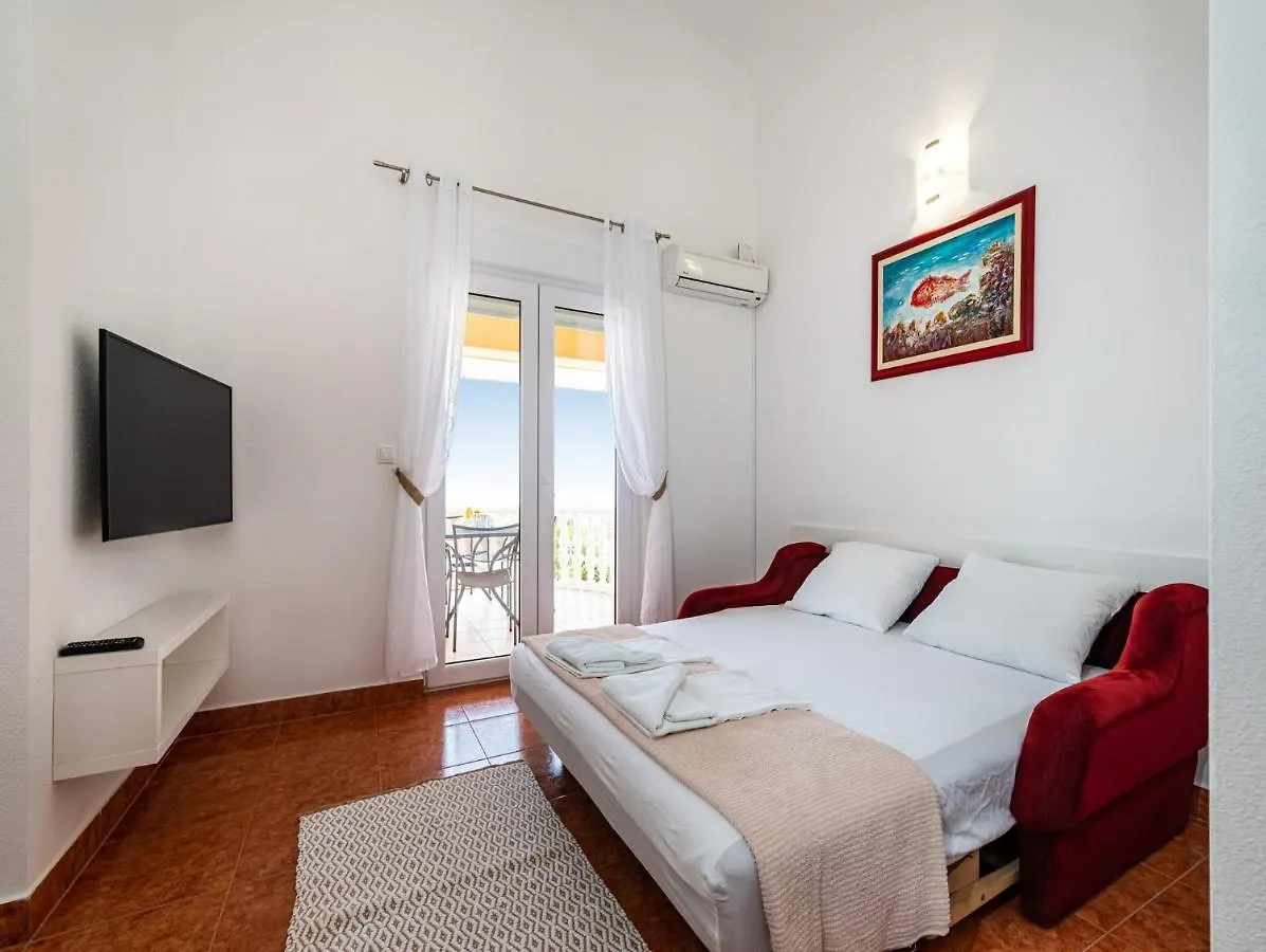 Apartments Prkacin Стариград-Пакленица 3*,